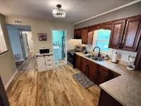 Cheerful Home w/Fireplace - 3-Star