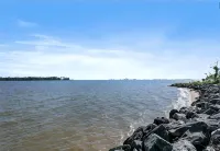 Beach House Getaway, exclusive location on "Chesapeake Bay" with private beach - 4つ星