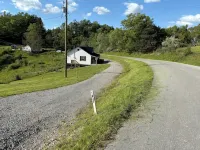 New Cabin built in 2022. 2 minutes away from multiple trailheads!  Sleeps 8 - Chalets