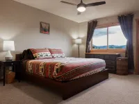 Spacious Cabin near Jackson Hole Hotels in Victor