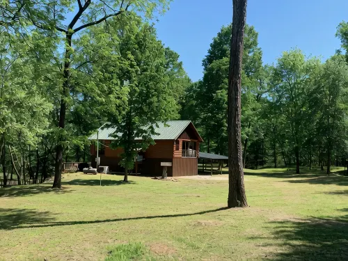 Secluded Riverfront Cabin 5 acres on Little Missouri River - balcon