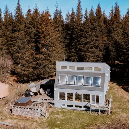 Spacious  MILLION DOLLAR VIEW home w/ fitness room, hot tub in charming Homer