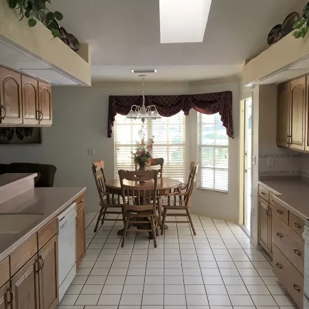 Beautiful Home With Heated Pool In A Nice Neighborhood