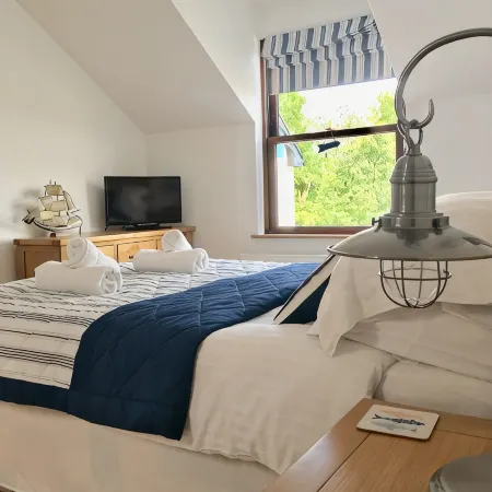 Appledore - Hispaniola Stunning 2 bed 2 bath, sleeps 4(+2) and PARKING!!!
