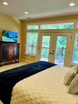 Stay in luxury, minutes from the Lake, perfect for entertaining. - ブティック