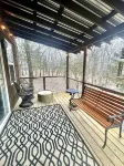 Off Grid tiny cabin on riverfront property - Hytter