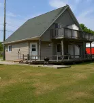 Lions Head Beach Motel & Cottages - Waterfront - Beach