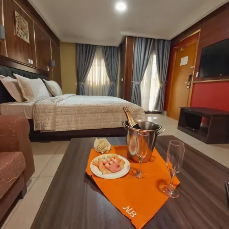 Noubou International Hotel Bonapriso