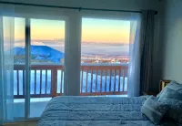 Best Views in Anchorage! Totally Private, Romantic, and Family Friendly Suite! - balkon