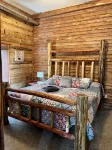 Comfortable cabin. French Lick. Close to everything. Pet friendly. WiFi. Acerage - WiFi
