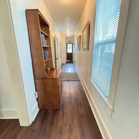 Downtown Lodge-Clean-Pet Friendly-Free Parking