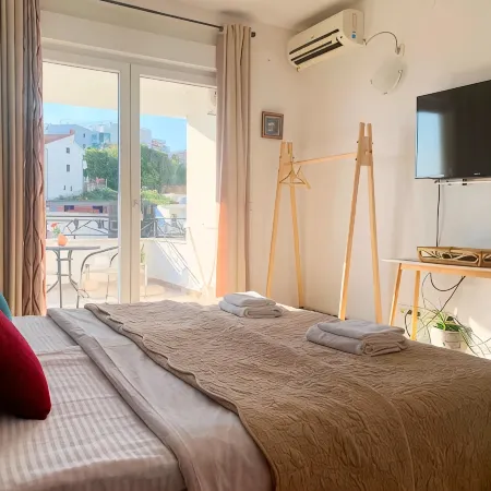 Studio with Sea views and Large Terrace with sun bed