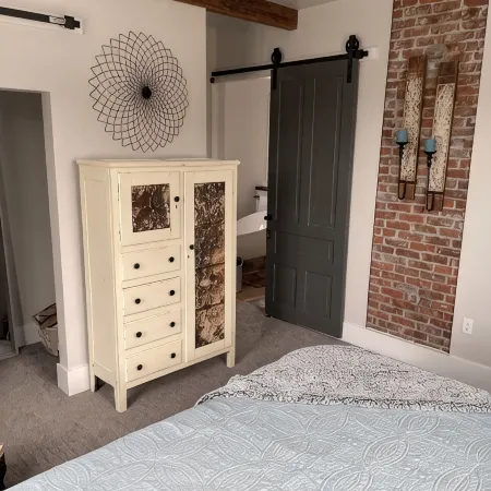 Historic 1886 House locate convienently