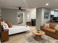 Trailhead Cottage - Half mile to PNF,  dog friendly! - Wifi