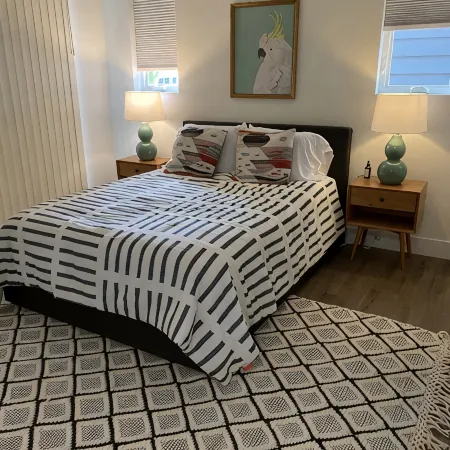 Oceanside beach retreat 3 min walk to beach Rooftop views