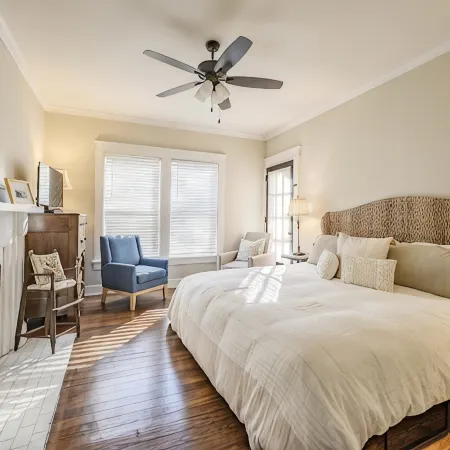 Amazing 4 Bedroom! 3 Full Bath! House in the Heart of Downtown Murfreesboro!