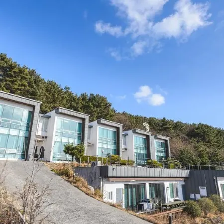 Geoje Ium Spa Pension / Sound & Sense