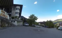 Wohlfühlhotel Schiestl - parking