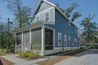 Old Town Bluffton Home + FREE Golf Cart Luxury Home - Sleeps 8 - Boutique