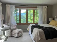Spacious home on picturesque grounds with stunning views.  Quechee - Woodstock - Wifi