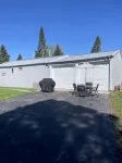 Tiny’s  Retirement Home near the trails - 3-Star