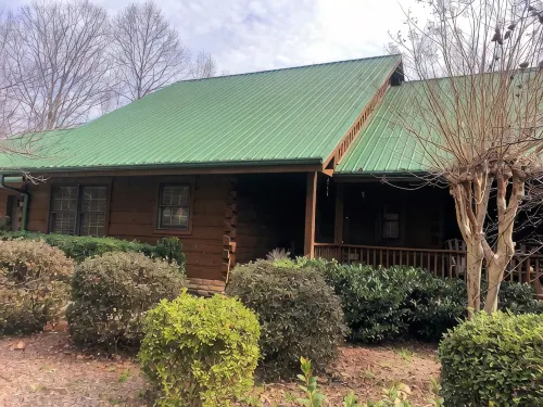 Life is Better at the Lake! Waterfront cabin on Lake Keowee - Chalets