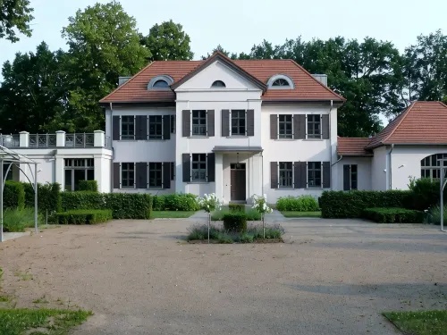 Herrenhaus Röddelin Mit Privater Badestelle - Villas