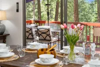 Lux Retreat with Sauna, Game Rm, BBQ Grill, Deck Dining, Fire pit, Close to Lake - 샬레 호텔