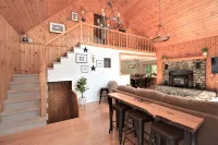 Edelweiss! A Luxurious 5 Bed Ski Chalet 5 Mins to Jay Peak, Vermont - Chalets