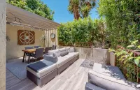Indian Wells Chic Villa with fire pit, patio, kitchen, pool, and majestic views - 무료 와이파이