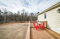 The Treehouse Private Apt 15 min to Lynchburg - Wifi