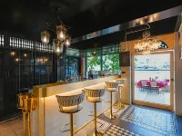 Amdaeng Bangkok Riverside Hotel - Bares