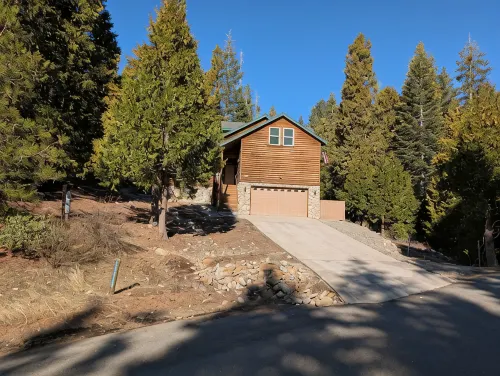 Spacious cabin with game room free WIFI & parking - Chalets