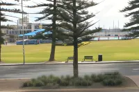 Econo Lodge Dockside Glenelg - Beach