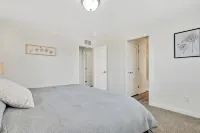 Charming Centrally Located Treasure Valley Custom - Villas