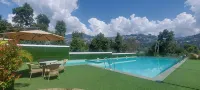 Treenz Hotel - Pools