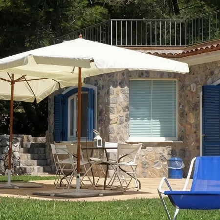 I Carrubi, detached house with sea view