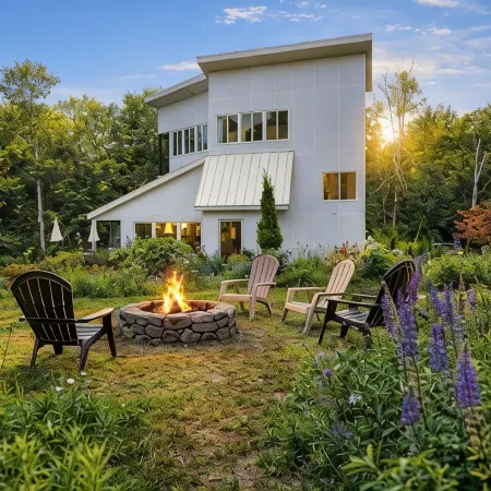 Modern Glass House Near Hunter & Woodstock Fireplace, Views, Pet-Friendly