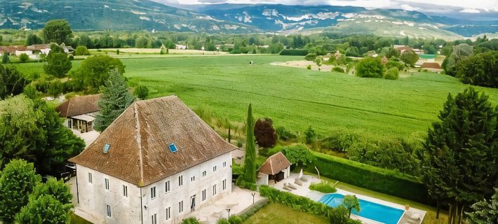 Domaine du Manoir Отели в г. Изер