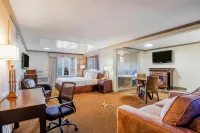 Days Inn by Wyndham Golden - parking
