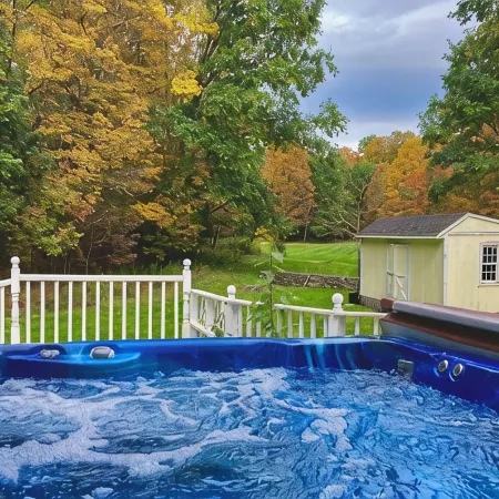 GREAT FOR FAMILIES! 3 MINUTE WALK TO MAIN STREET & 1 MILE FROM WINDHAM SKI MT.