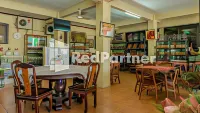 Vandhela Homestay Syariah Mitra RedDoorz Hotels in Jambangan
