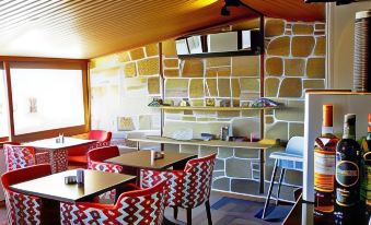 Menendi Otel - Housity