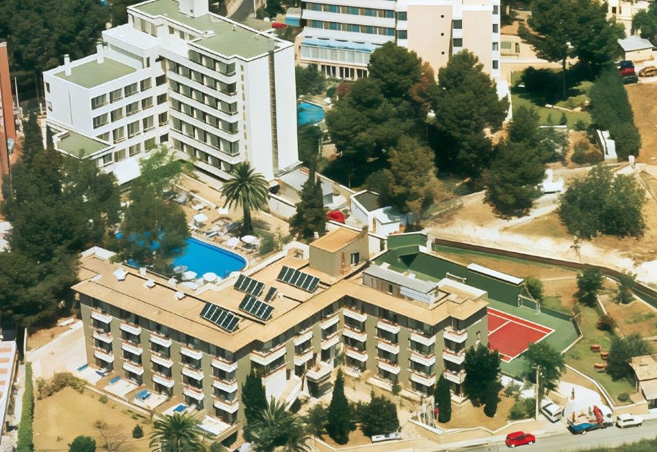 hotel overview picture