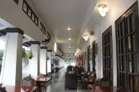 Hotel Merdeka Kediri Hotel a Kota