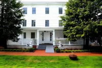 Harpoon House Hotels in Bridgehampton