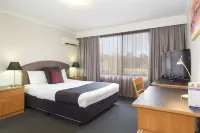 Alpha Hotel Canberra Hotels in Greenway