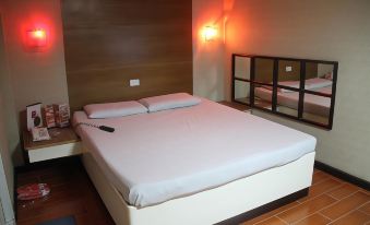 1. Hotel So..