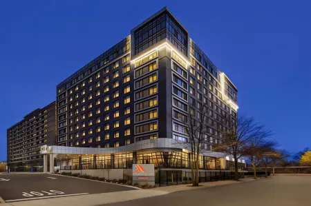 Marriott New York JFK Airport Отели рядом с достопримечательностью «Заказник Джамайка Бэй»
