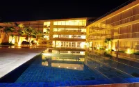 Royal Hotel n' Lounge Hotels in Sumbersari